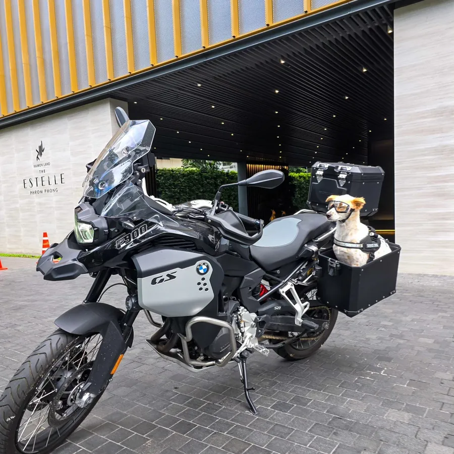 Luke's motorbike with Charlie's sidebox
